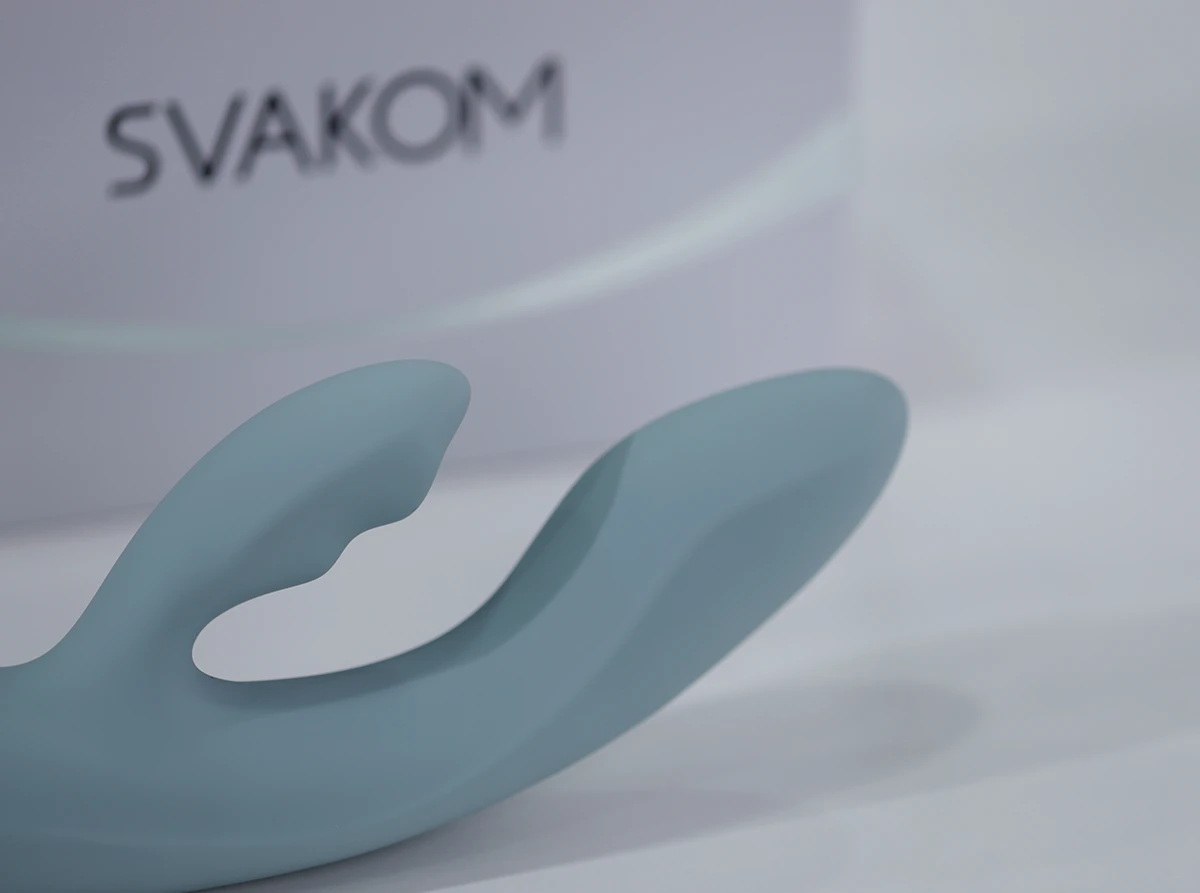  Review Máy rung tình yêu Svakom Chika kích thích kép kết hợp sưởi ấm nhập khẩu