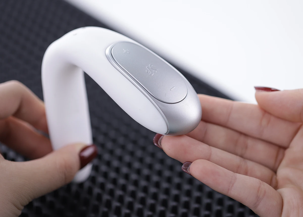 Satisfyer Double Fun 2 Đầu Rung Kết Nối App Điều Khiển Từ Xa Satisfyer Double Fun 2 Đầu Rung Kết Nối App Điều Khiển Từ Xa