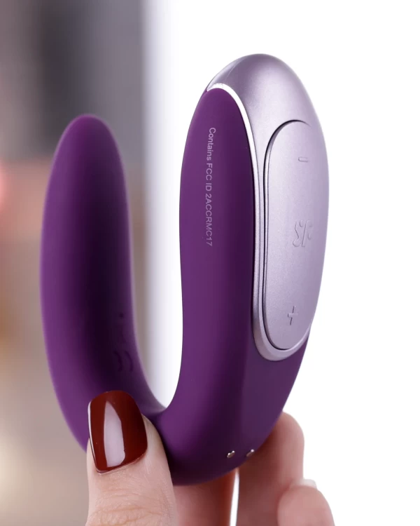 Satisfyer Double Fun máy rung 2 đầu kết nối app điều khiển hiện đại 