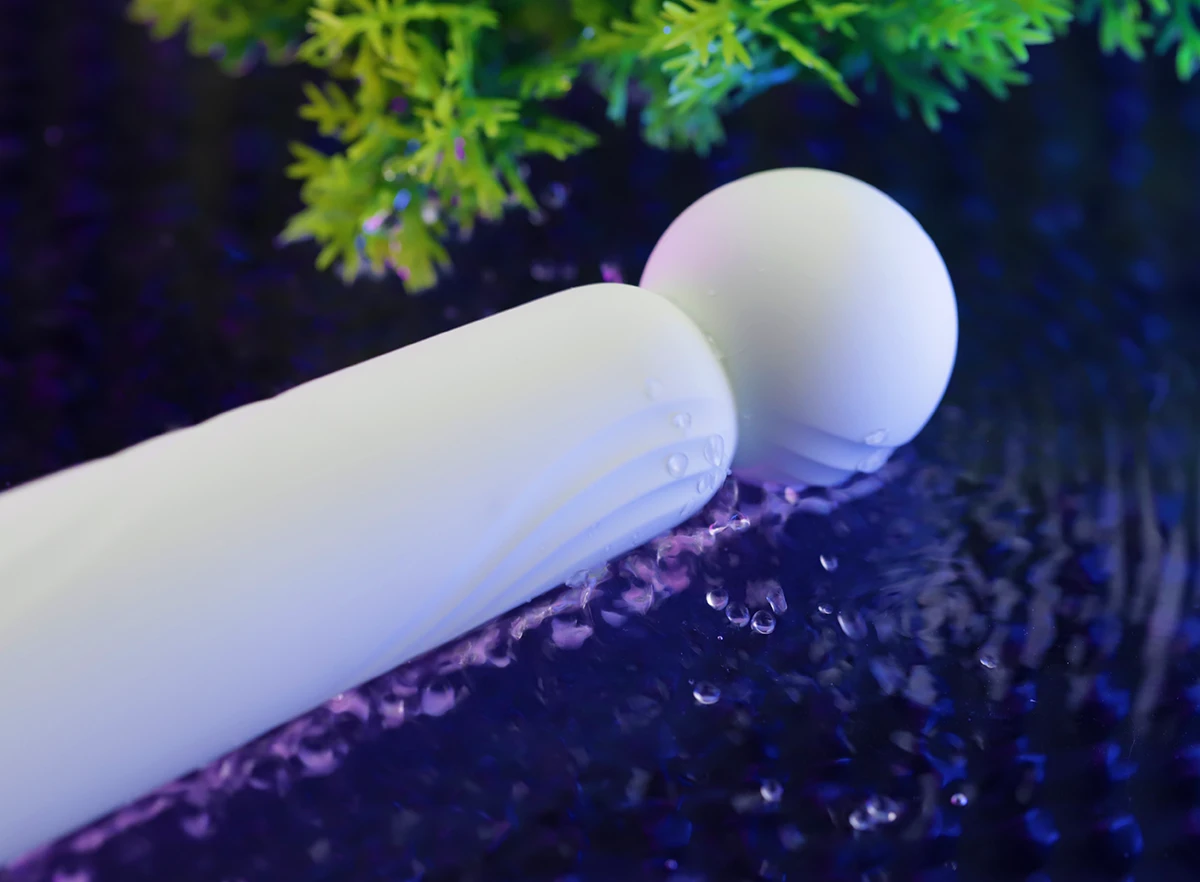 Tenga Iroha Rin+ máy massage 6 chế độ rung kích thích dịu nhẹ