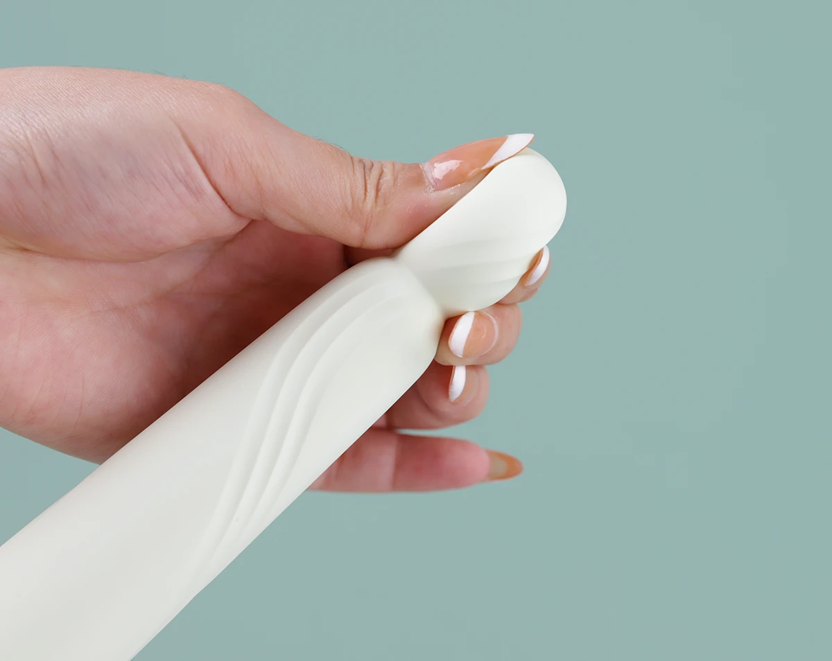 Tenga Iroha Rin+ máy massage 6 chế độ rung kích thích dịu nhẹ