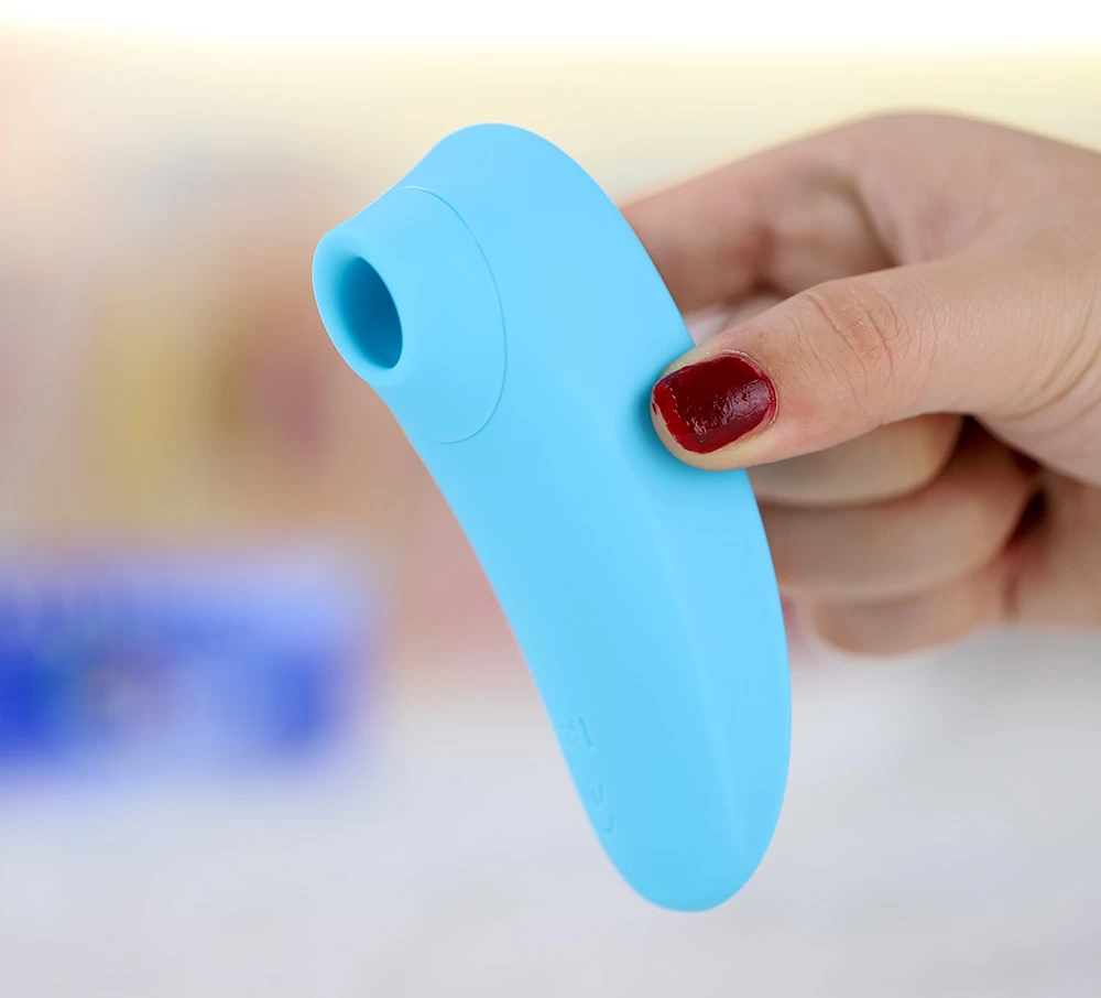 Lovense Tenera có chất liệu silicone êm âí và mềm mại