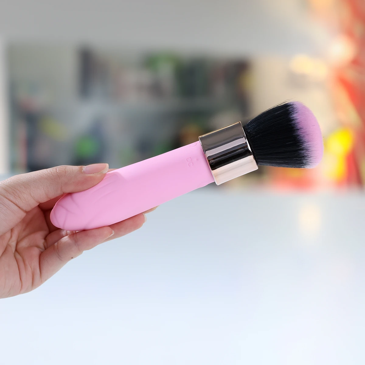 Yeain Love Brush máy rung cọ trang điểm sexy nhỏ gọn tiện lợi