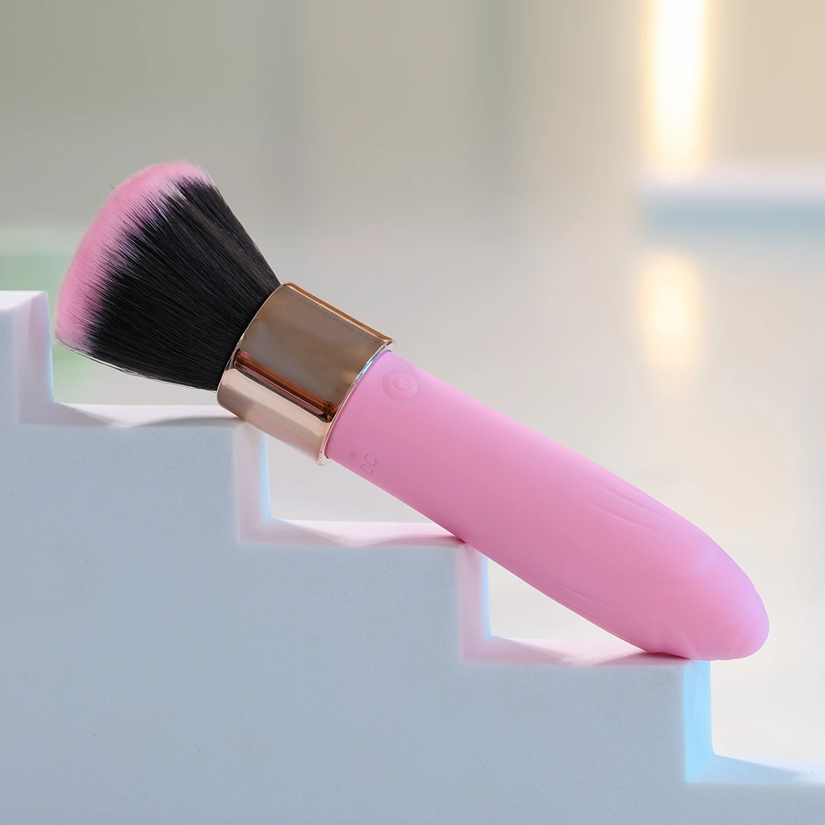 Yeain Love Brush máy rung cọ trang điểm sexy nhỏ gọn tiện lợi