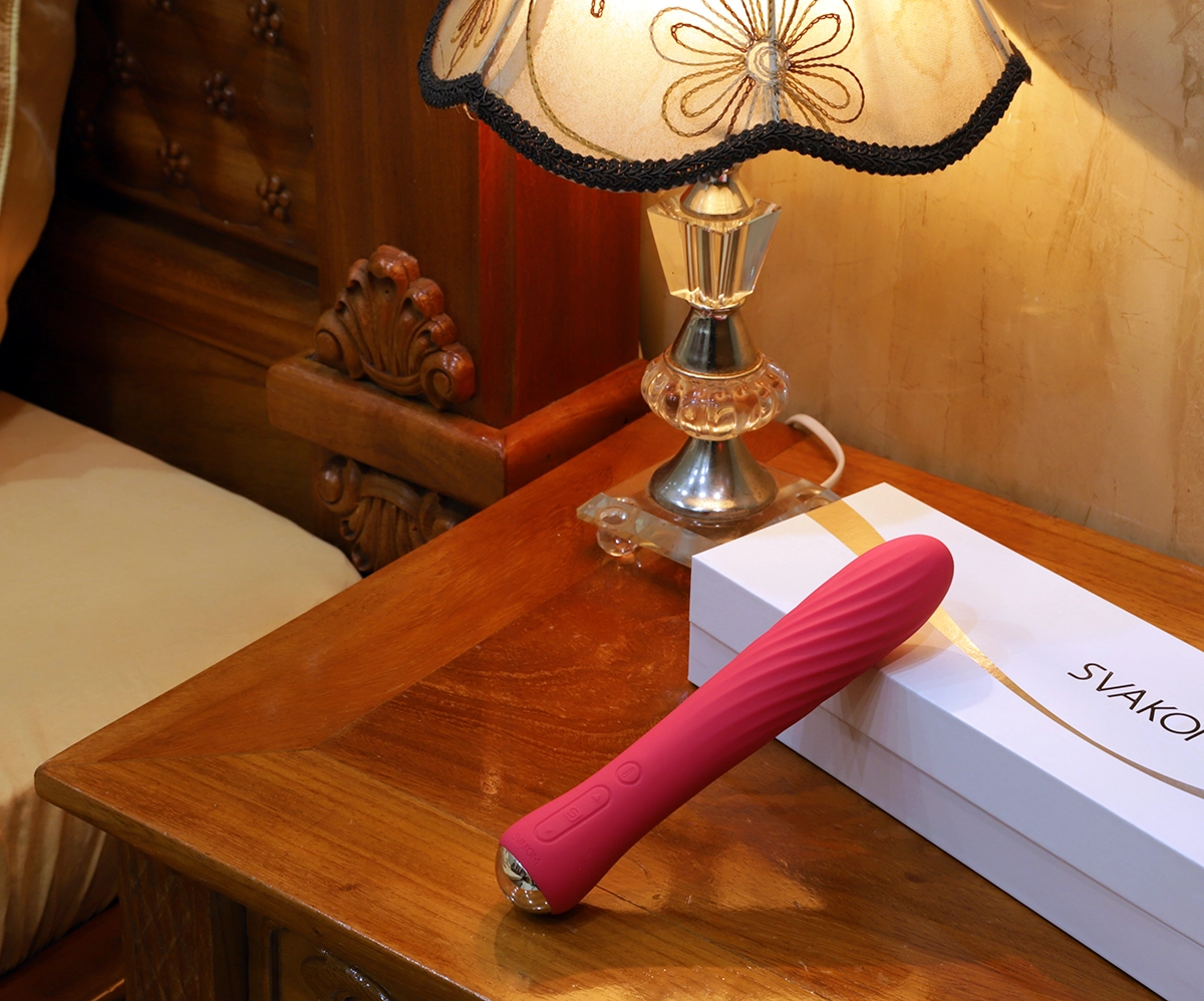 Máy rung Svakom Anya rung êm tỏa nhiệt kích thích G điểm