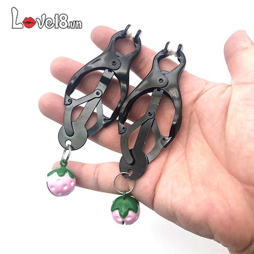 Bộ kẹp nhũ hoa trái dâu lục lạc dễ thương hấp dẫn mua ngay