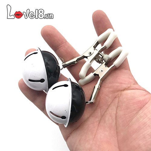 Bộ kẹp nhũ hoa bạo dâm có lục lạc kích thích
