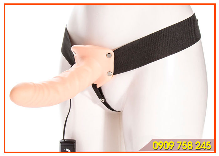 Dương Vật Giả Có Dây Đeo Kiểu Cong Cì Cục SHP320 Mềm Mại Tự Nhiên