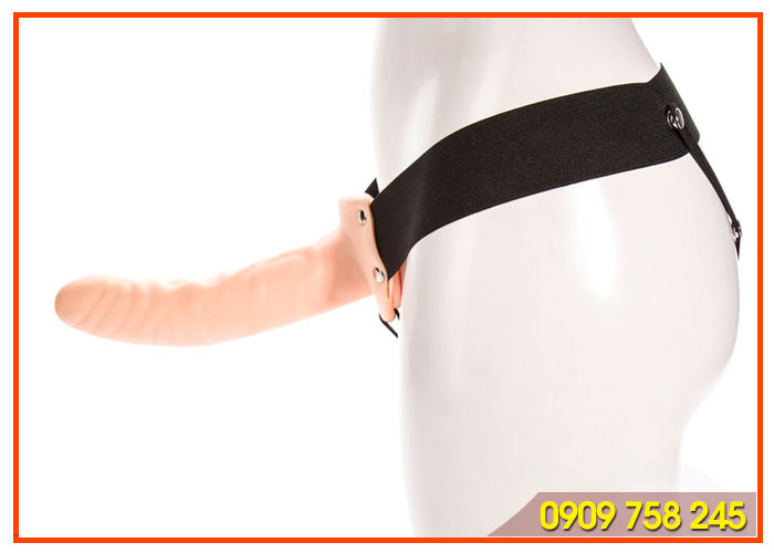 Dương Vật Giả Có Dây Đeo Kiểu Cong Cì Cục SHP320 Mềm Mại Tự Nhiên