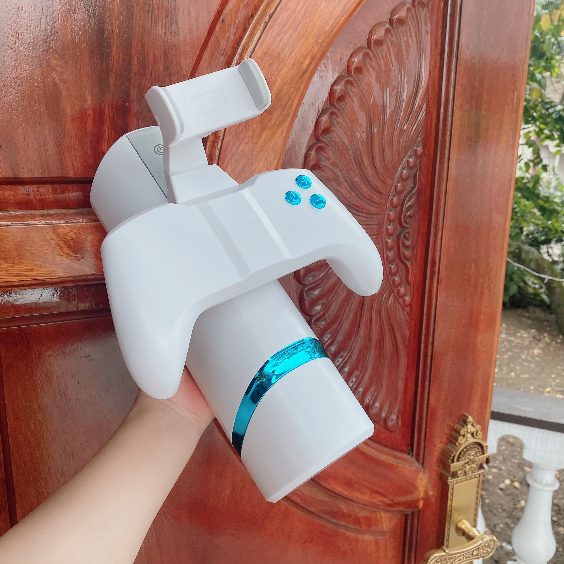 Máy bút mút tự động tích hợp khay điện thoại tiện lợi mua ngay