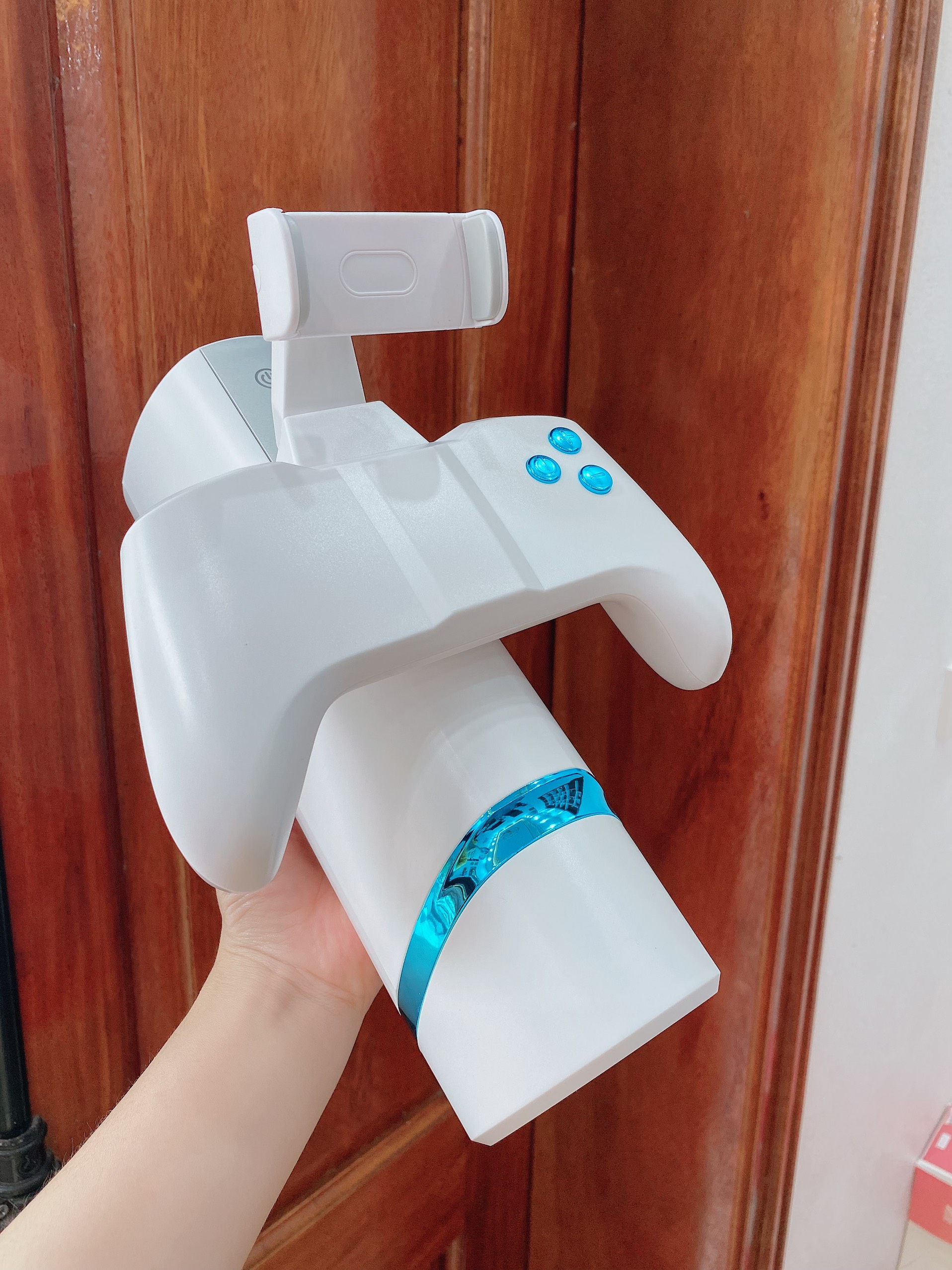 Máy bút mút tự động tích hợp khay điện thoại tiện lợi mua ngay