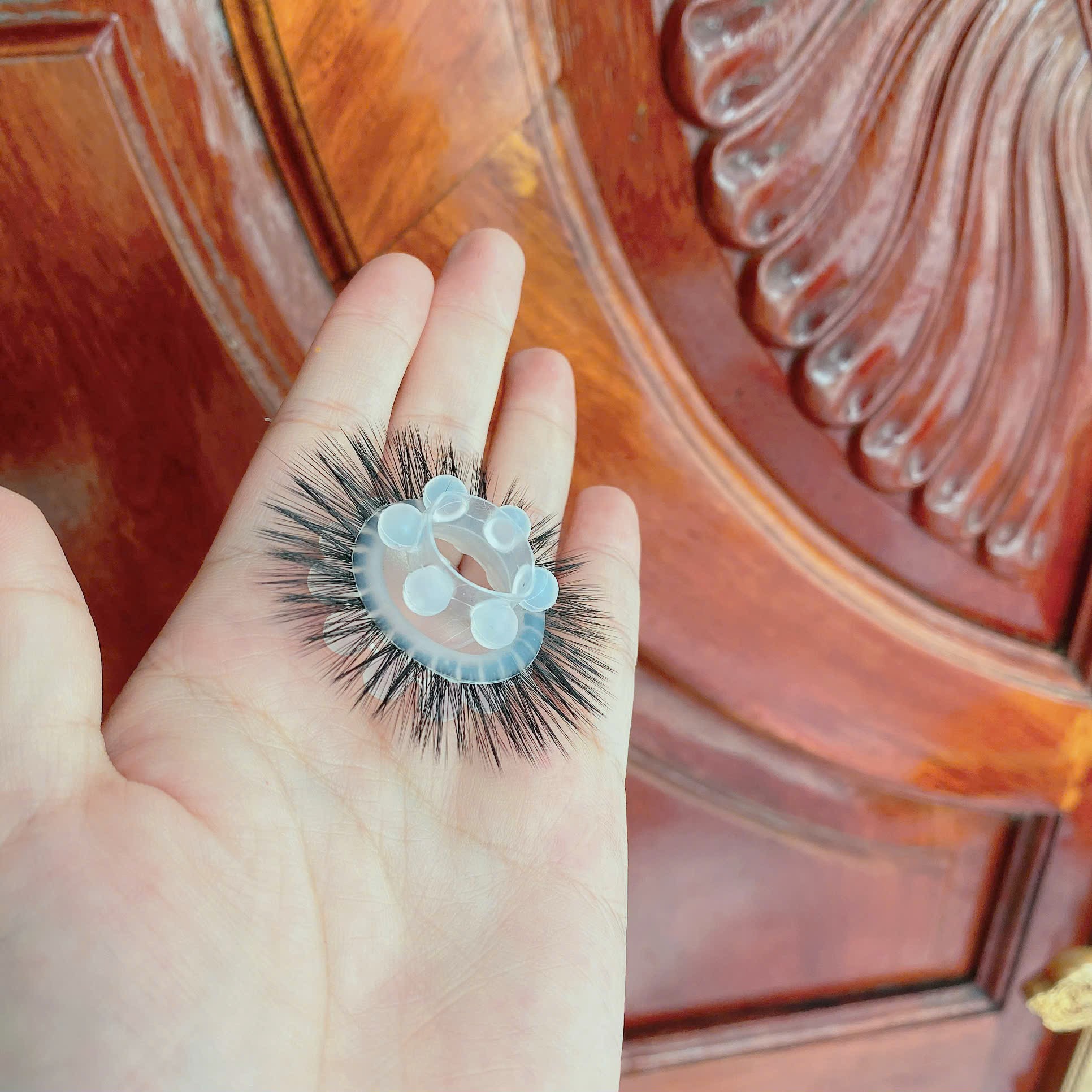 Vòng lông thú mắt cừu mí dê bi sang chảnh giá tốt