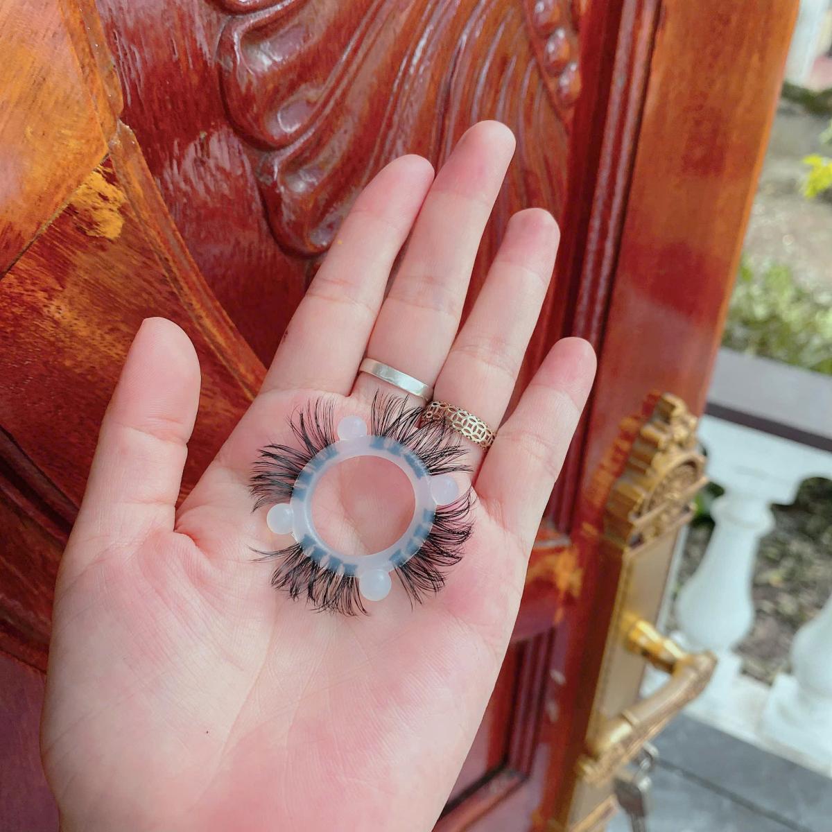 Vòng lông thú mắt cừu mí dê bi sang chảnh giá tốt