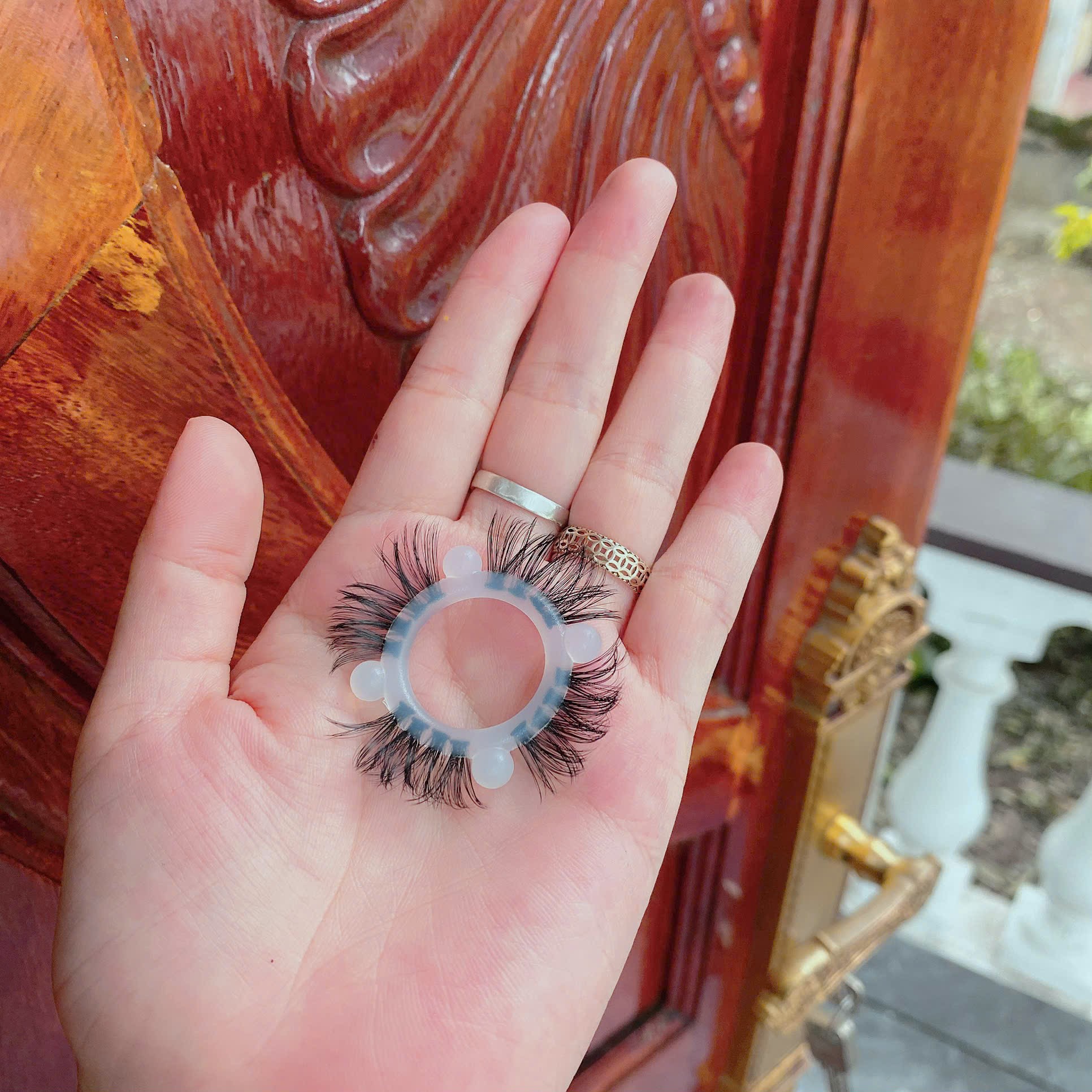 Vòng lông thú mắt cừu mí dê bi sang chảnh giá tốt