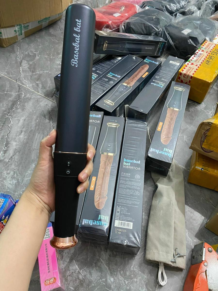 dương vật giả rung thụt liếm gậy bóng chày kích thích hấp dẫn