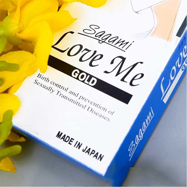 Bao cao su Sagami Love Me Gold 0.03mm siêu mỏng thoáng khí bền